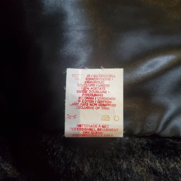 Fabulous Faux Fur Coat - Picture 17 of 17